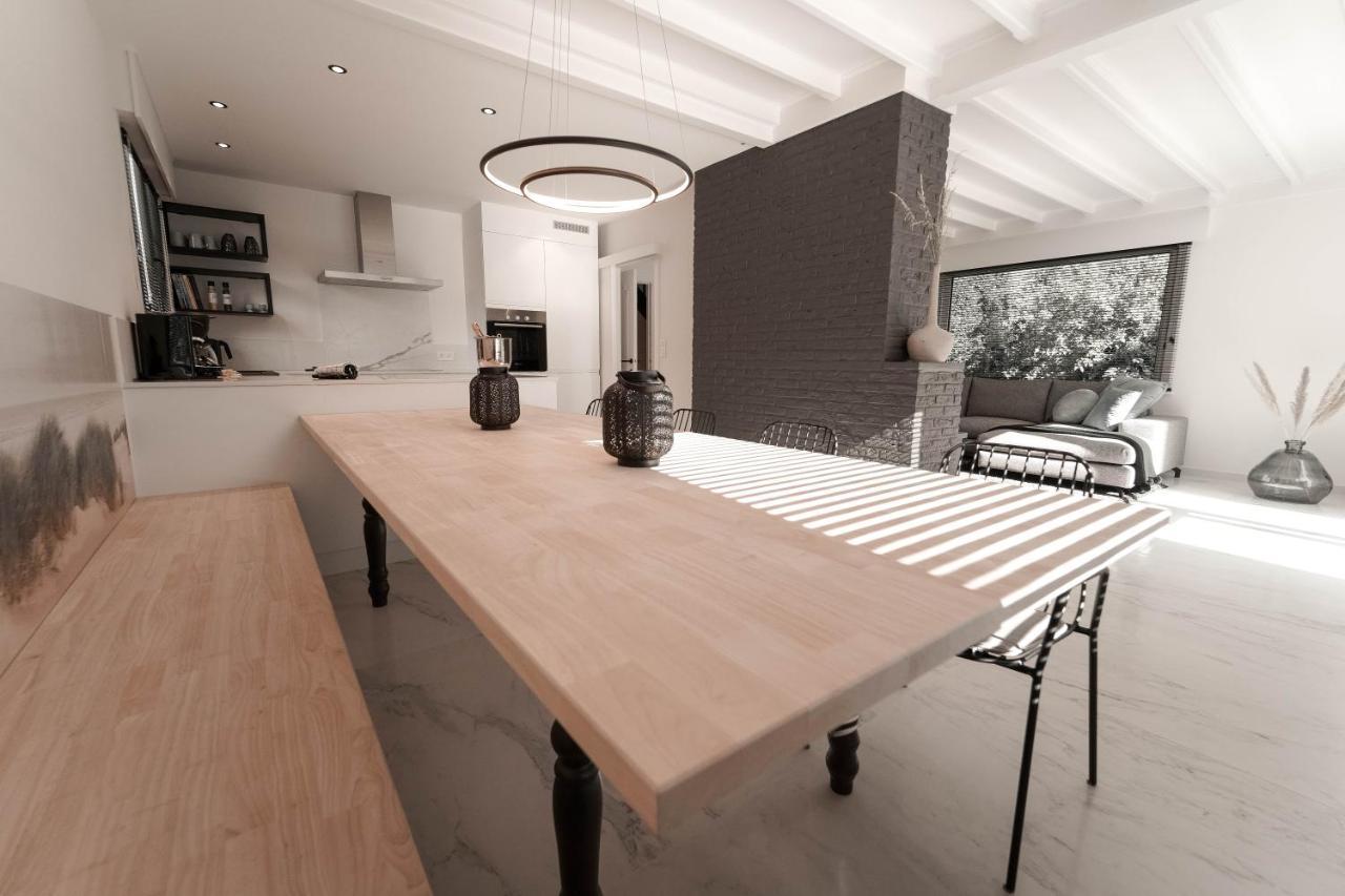 Villa Arleo นิวว์ปอร์ท ภายนอก รูปภาพ